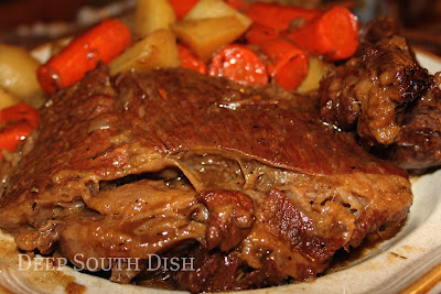 What is a good recipe for an oven pot roast with vegetables?